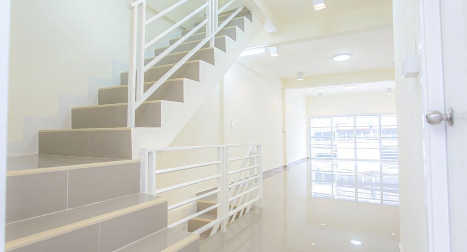 For sale 4 bedrooms office in Bang Kapi, Bangkok
