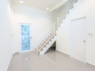 For sale 4 bedrooms office in Bang Kapi, Bangkok