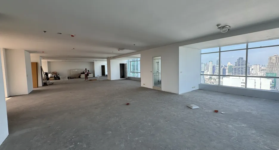 For sale 4 bedrooms condo in Sathon, Bangkok