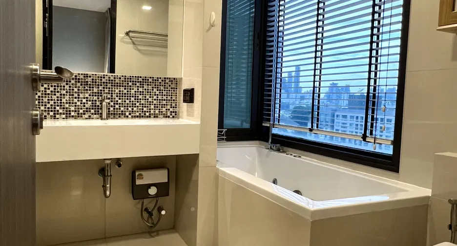 For sale and for rent 1 bed condo in Khlong Toei, Bangkok