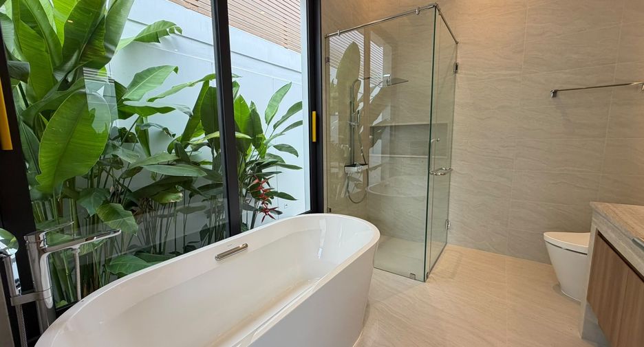 For sale 4 bedrooms villa in Mueang Phuket, Phuket