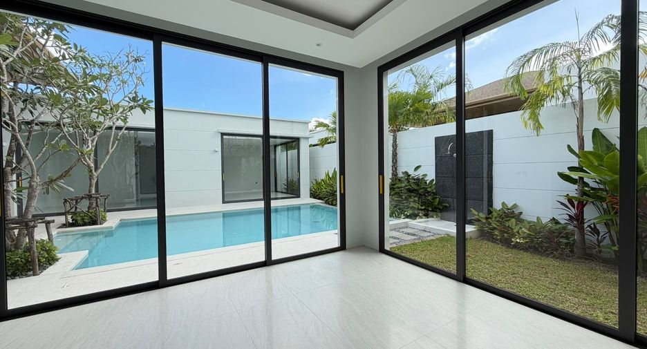 For sale 4 bedrooms villa in Mueang Phuket, Phuket