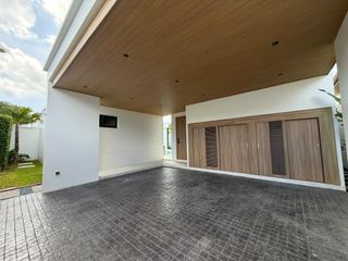 For sale 4 ベッドルーム villa in Mueang Phuket, Phuket