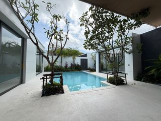 For sale 4 ベッドルーム villa in Mueang Phuket, Phuket