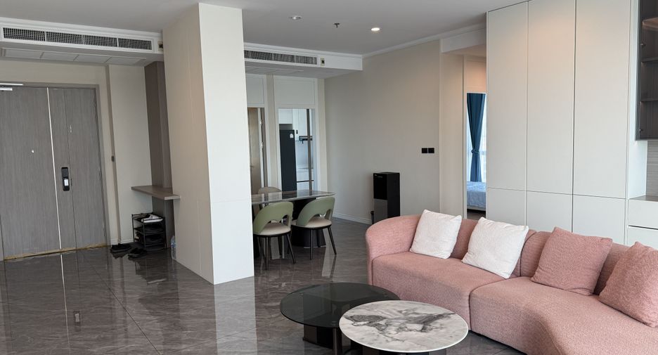 For rent 3 bedrooms condo in Watthana, Bangkok