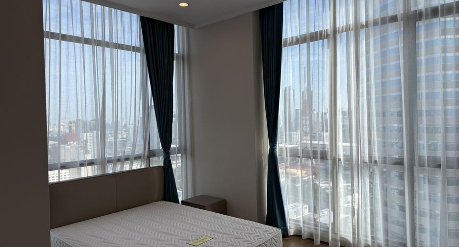 For rent 3 bedrooms condo in Watthana, Bangkok