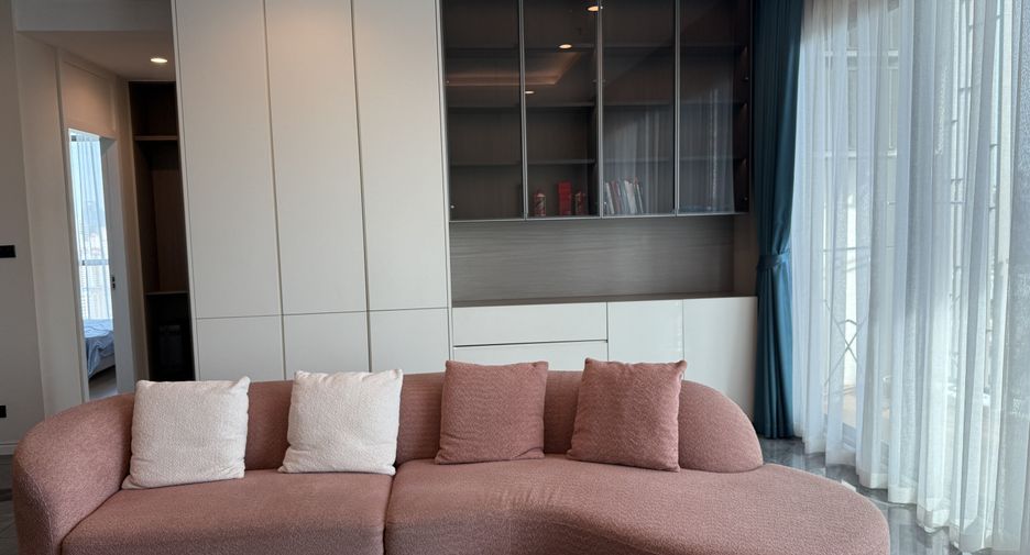 For rent 3 bedrooms condo in Watthana, Bangkok