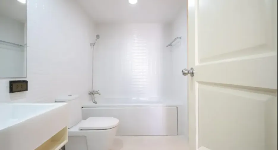 À vendre 1 chambre condo à Khlong Toei, Bangkok