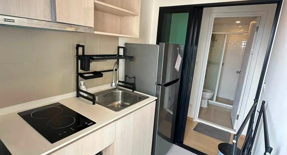For rent 1 bed condo in Wang Thonglang, Bangkok