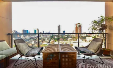 À vendre 2 chambres condo à Yan Nawa, Bangkok