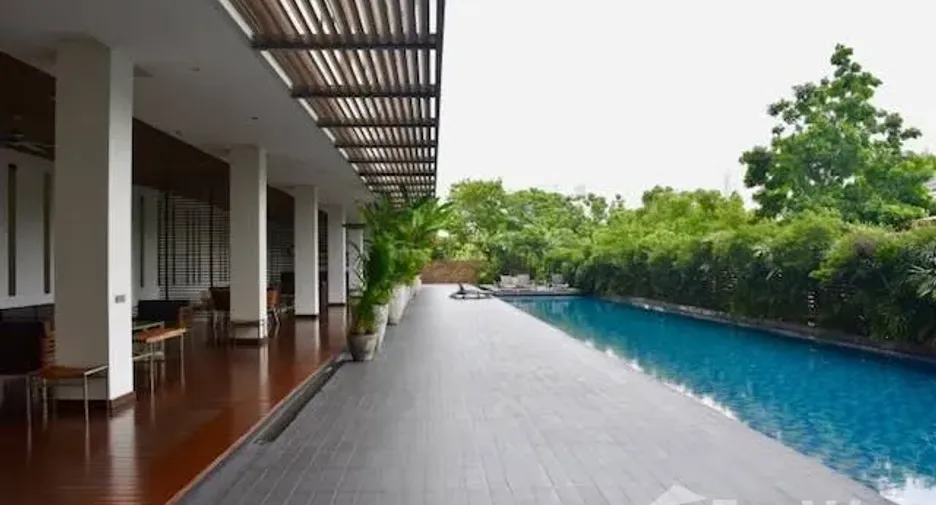 À vendre 2 chambres condo à Yan Nawa, Bangkok