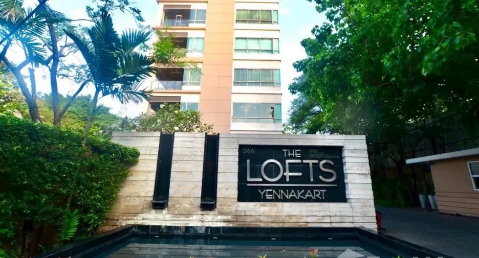 À vendre 2 chambres condo à Yan Nawa, Bangkok