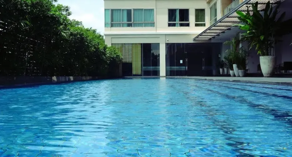 À vendre 2 chambres condo à Yan Nawa, Bangkok