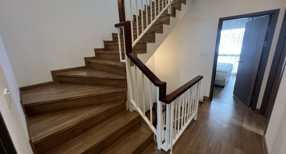 Casa adosada en venta de 3 habitaciones en Hang Dong, Chiang Mai