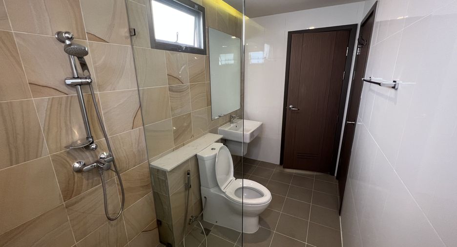 Casa adosada en venta de 3 habitaciones en Hang Dong, Chiang Mai