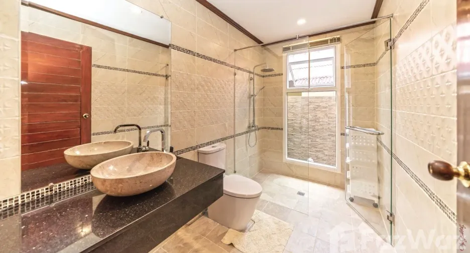 À louer 4 chambres villa à Thalang, Phuket