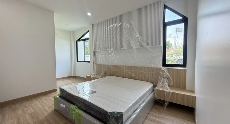 À vendre 4 chambres villa à Hang Dong, Chiang Mai