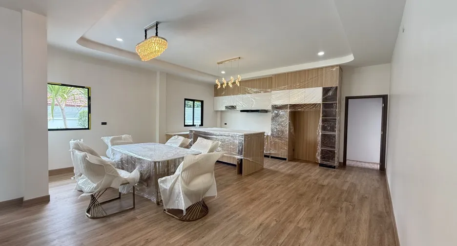 À vendre 4 chambres villa à Hang Dong, Chiang Mai