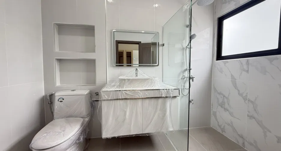 À vendre 4 chambres villa à Hang Dong, Chiang Mai