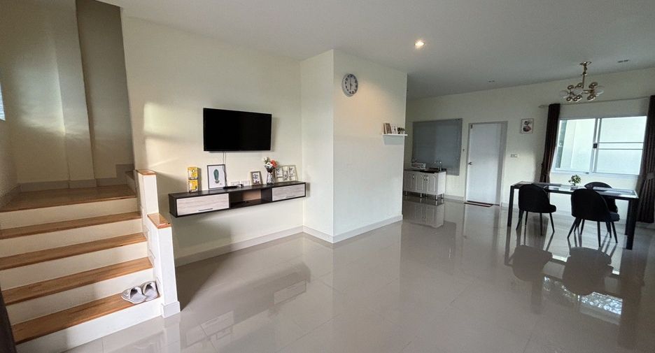 For sale and for rent 3 bedrooms townhouse in Bang Lamung, Chonburi