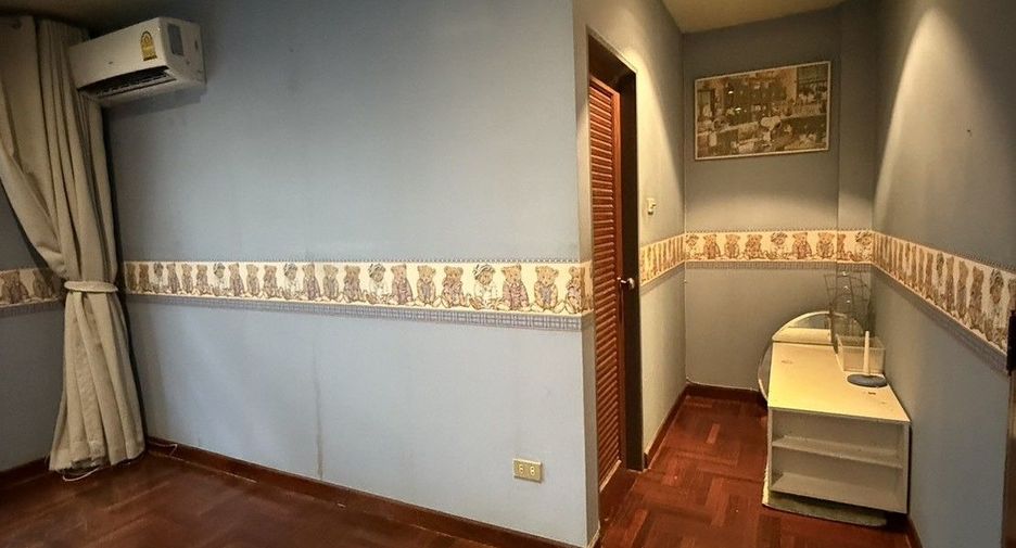 Casa adosada en venta de 4 habitaciones en Wang Thonglang, Bangkok