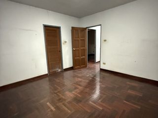 Casa adosada en venta de 4 habitaciones en Wang Thonglang, Bangkok