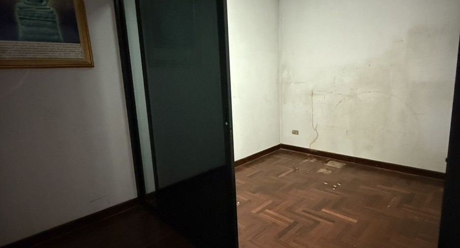 Casa adosada en venta de 4 habitaciones en Wang Thonglang, Bangkok