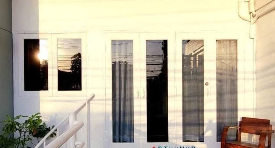 For rent 3 ベッドルーム townhouse in Huai Khwang, Bangkok
