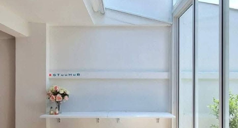 For rent 3 ベッドルーム townhouse in Huai Khwang, Bangkok