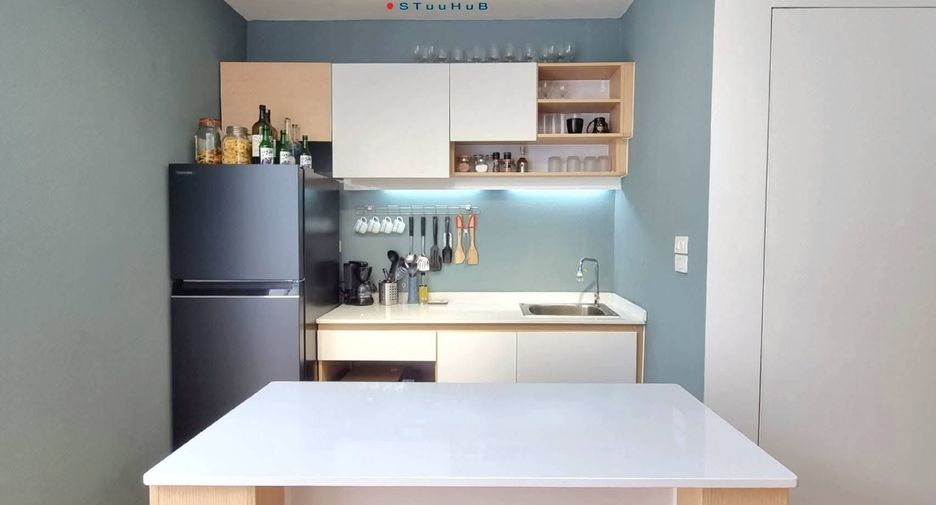 For rent 3 ベッドルーム townhouse in Huai Khwang, Bangkok