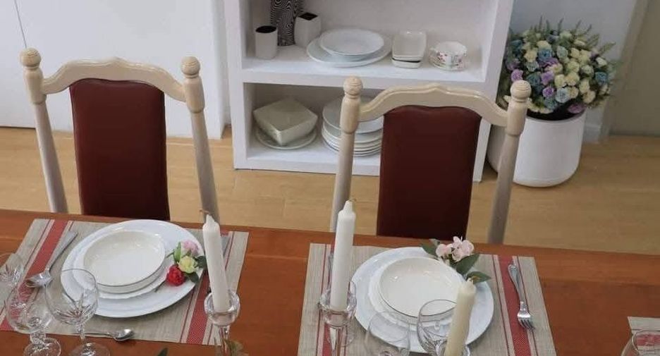 For rent 3 ベッドルーム townhouse in Huai Khwang, Bangkok