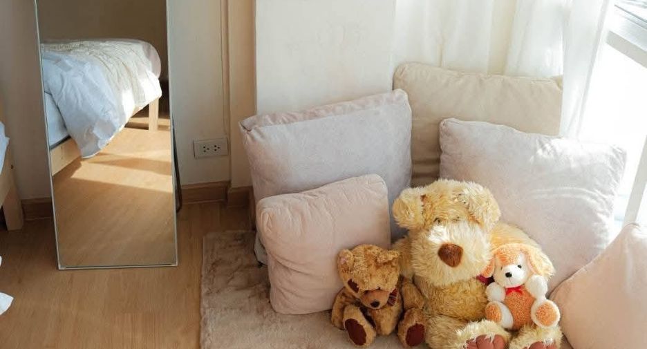 For rent 3 ベッドルーム townhouse in Huai Khwang, Bangkok