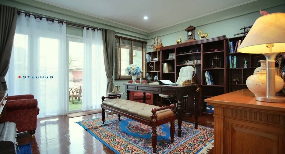 For rent 3 ベッドルーム townhouse in Huai Khwang, Bangkok
