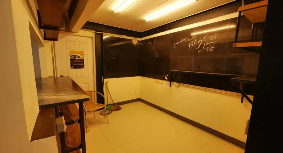 For rent retail Space in Watthana, Bangkok