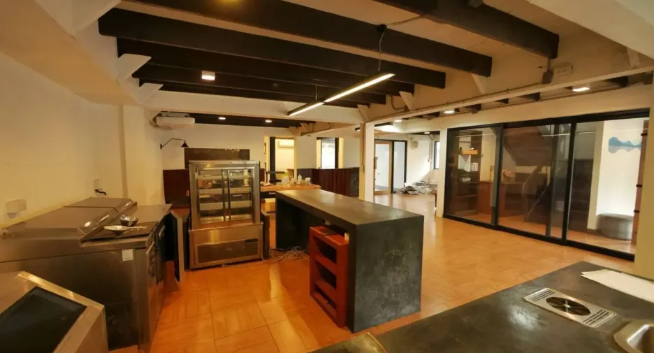 For rent retail Space in Watthana, Bangkok