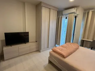Wohnung zur Miete mit Studio in Khlong San, Bangkok