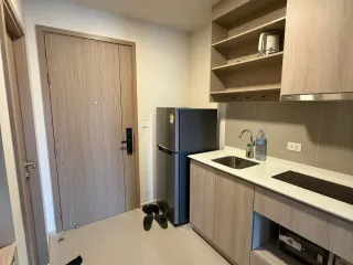 Wohnung zur Miete mit Studio in Khlong San, Bangkok