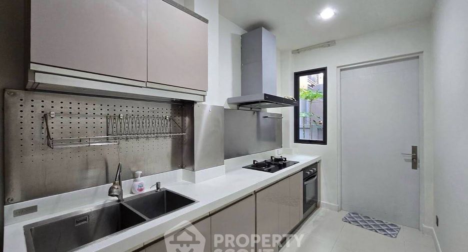 Haus zur Miete mit 4 Zimmer in Suan Luang, Bangkok