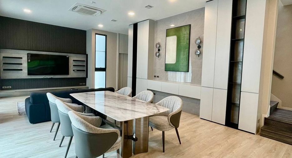 Casa en alquiler de 4 habitaciones en Saphan Sung, Bangkok