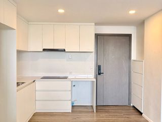 For sale 2 bedrooms condo in Mueang Samut Prakan, Samut Prakan