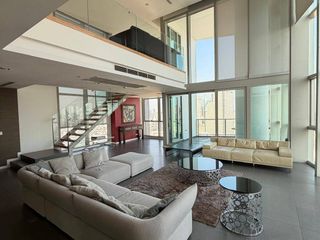 Condo en venta de 4 habitaciones en Sathon, Bangkok