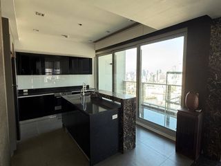 Condo en venta de 4 habitaciones en Sathon, Bangkok