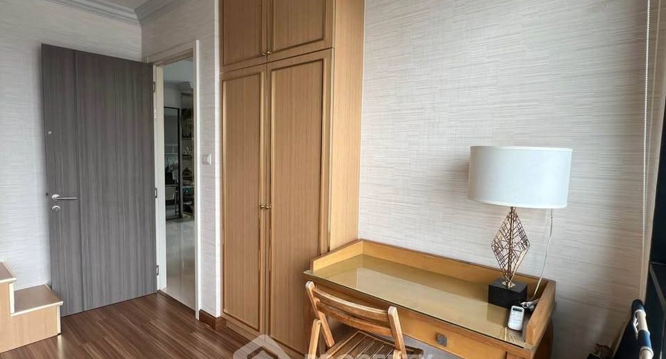 For sale 2 bedrooms condo in Khlong San, Bangkok