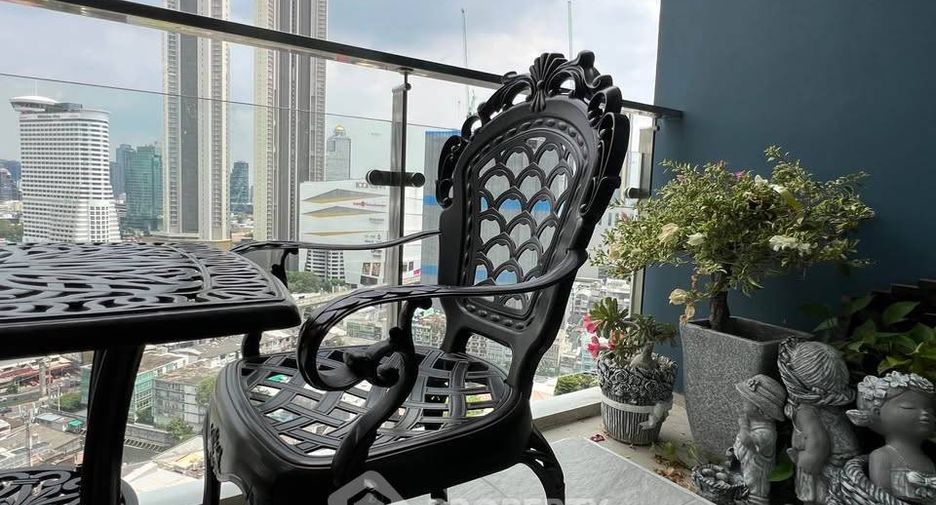 For sale 2 bedrooms condo in Khlong San, Bangkok