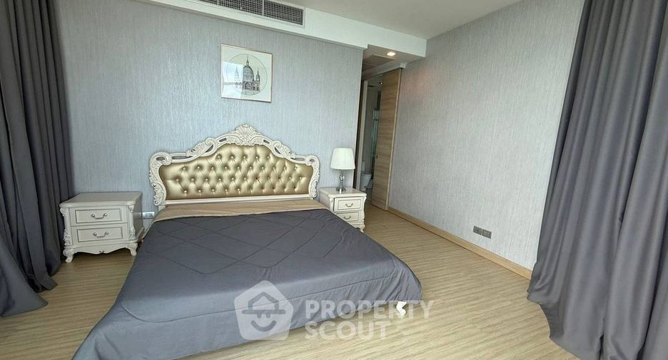For sale 3 bedrooms condo in Jomtien, Pattaya
