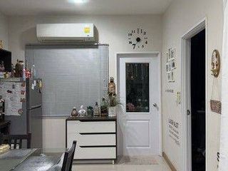 Casa adosada en venta de 4 habitaciones en Prawet, Bangkok