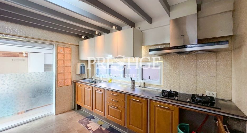 Haus zur Miete mit 3 Zimmer in Bang Lamung, Chonburi