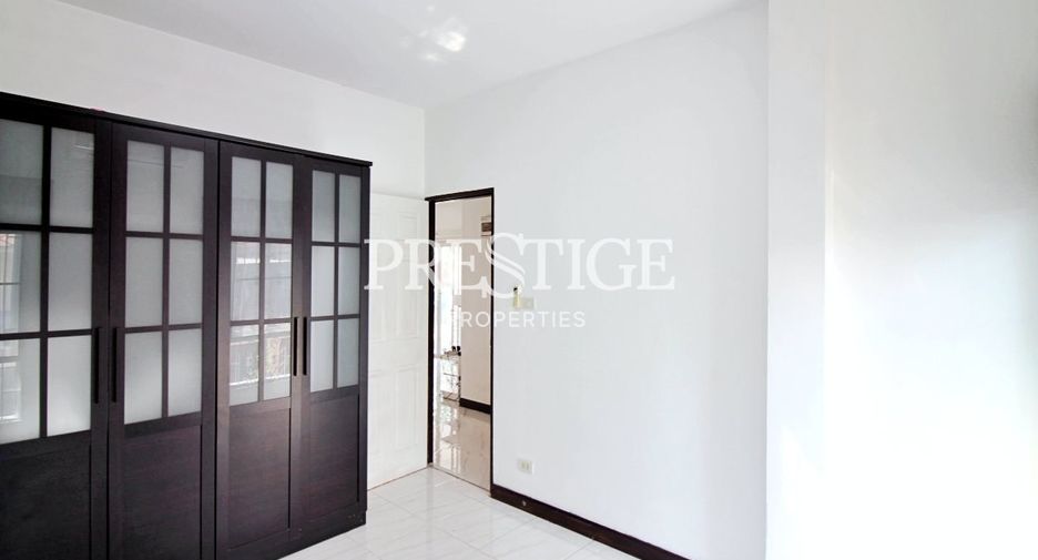 Haus zur Miete mit 3 Zimmer in Bang Lamung, Chonburi