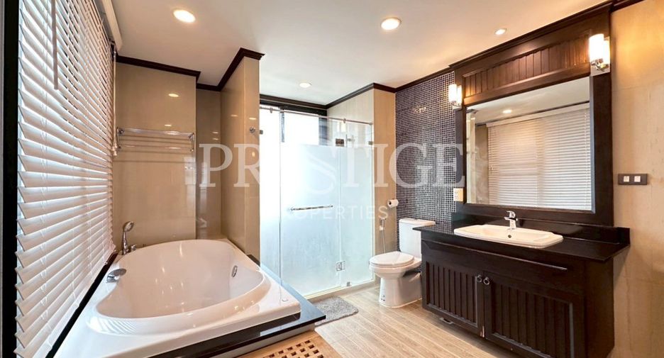 For rent 2 bedrooms condo in Bang Lamung, Chonburi