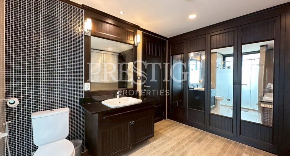For rent 2 bedrooms condo in Bang Lamung, Chonburi